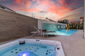 Villa Elena Deluxe mit Whirlpool und POOL am MEER